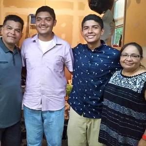 Meet your Posher, Julio